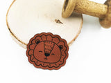 Kunstleder-Label, Lederlabel, Kunstleder-Patch, Lederpatch, 5x4cm, cognac, braun, Sonderform, Löwe, Löwenkopf