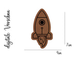 Kunstleder-Label, Lederlabel, Kunstleder-Patch, Lederpatch, 5x4cm, cognac, braun, Sonderform, Weltall, Weltraum, Rakete